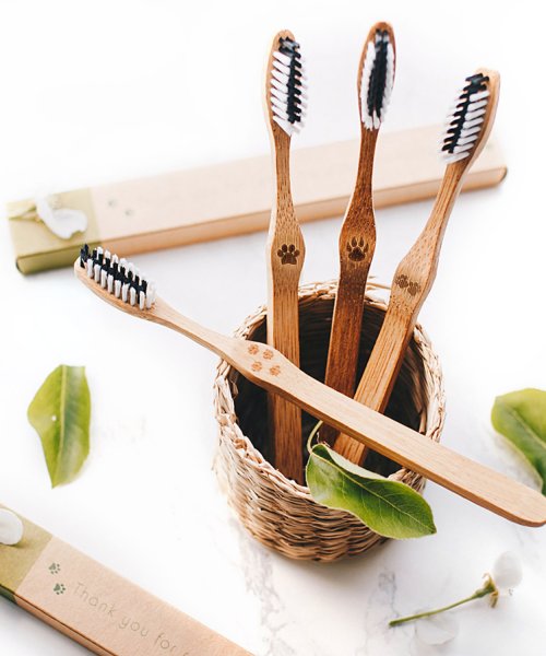 Bambaw-Toothbrush-2-Lifestyle-Medium-01
